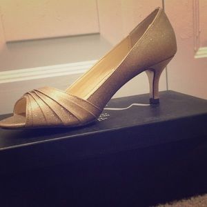 Nina Carolyn Heels in gold